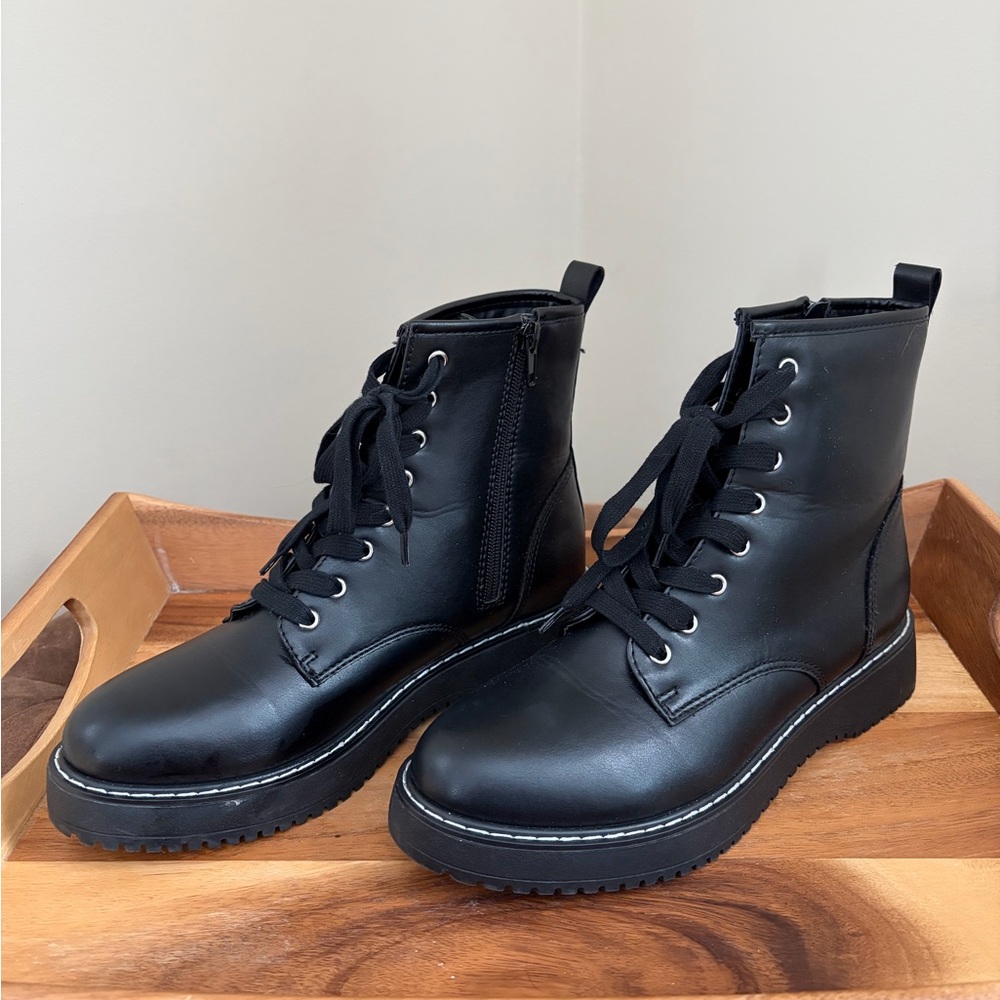 Madden Girl Gothic Black Leather Lace-Up Combat Boots with Side Zipper Sz 9